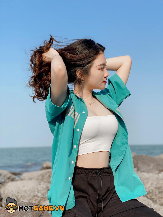 Valorant: Ngắm nhìn nhan sắc vạn người mê của Linh Nắng - nữ MC giải đấu Valorant