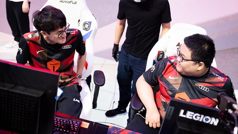 Kết quả LPL mùa Hè 2021 ngày 4 tuần 4: Màn ngược dòng ngoạn mục của WE và TES - Ảnh 1