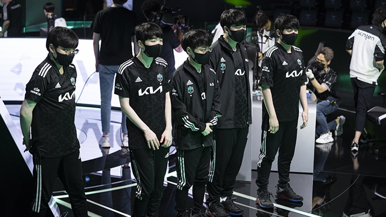 LCK mùa Hè 2021: ShowMaker cầm Trundle, DK hủy diệt DRX - Ảnh 1